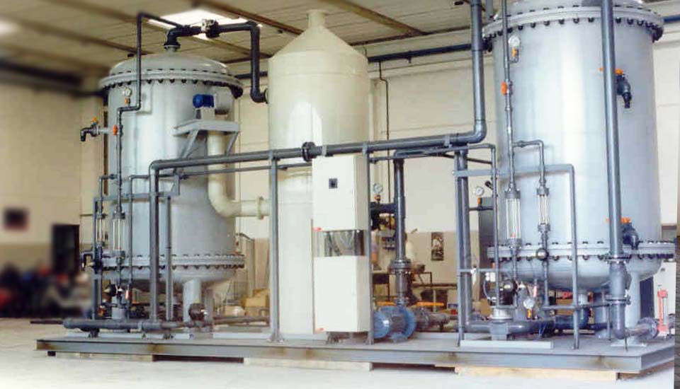 Fume treatment scrubber